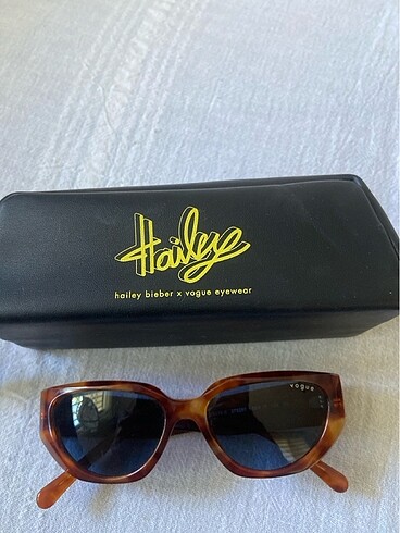 Vogue Eyewear Hailey bieber özel üretim güneş gözlüğü