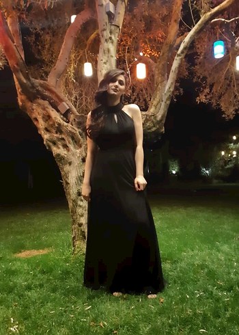 Uzun Siyah Drapeli Yüksek Yakalı Kadın Elbise