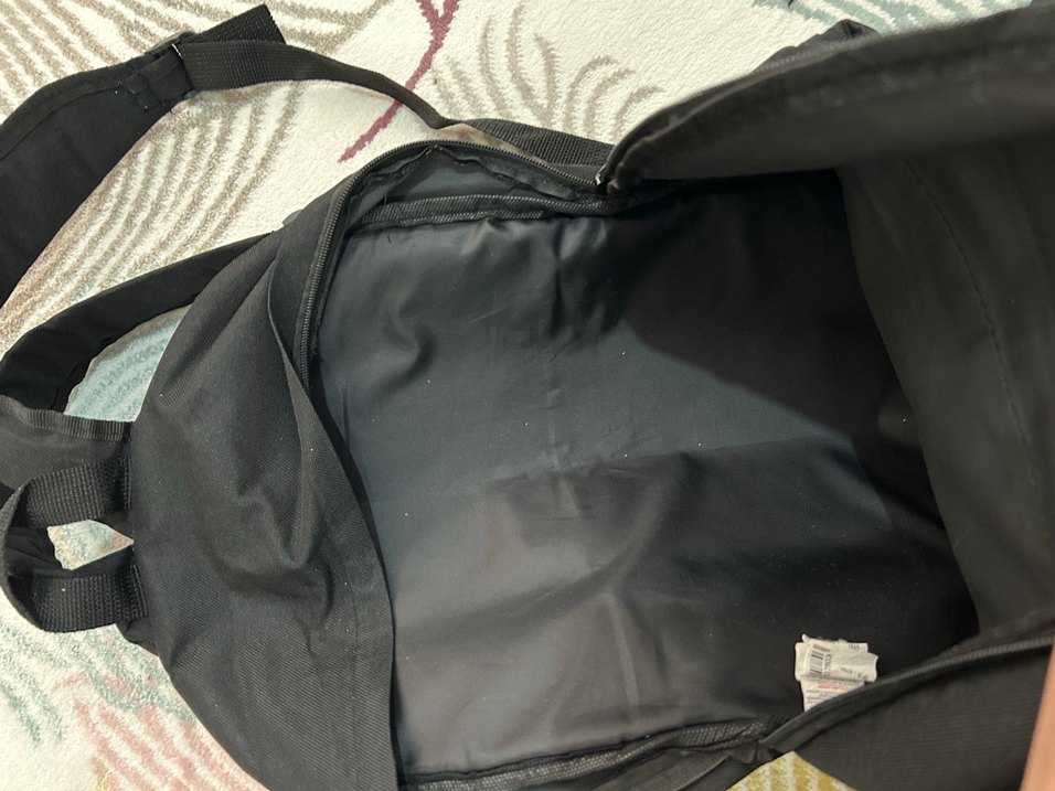 Siyah Minimalist Sırt Çantası  Telefonunu Kapat! — görsel 2/6