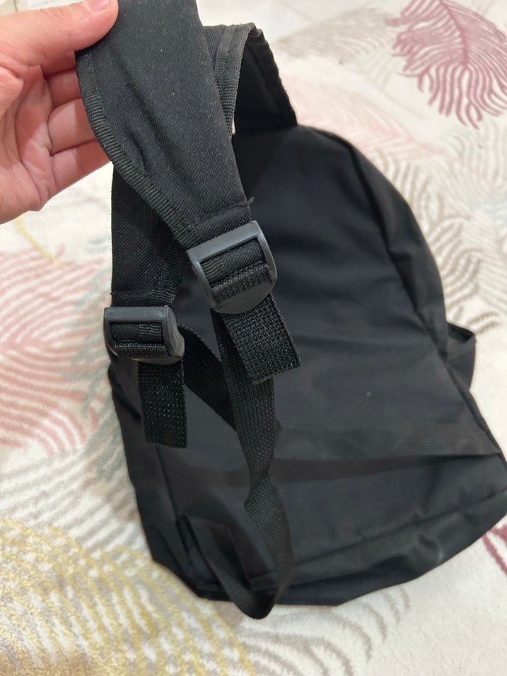 Siyah Minimalist Sırt Çantası  Telefonunu Kapat! — görsel 3/6