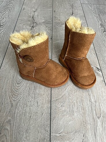 Çocuk ugg tarzı bot