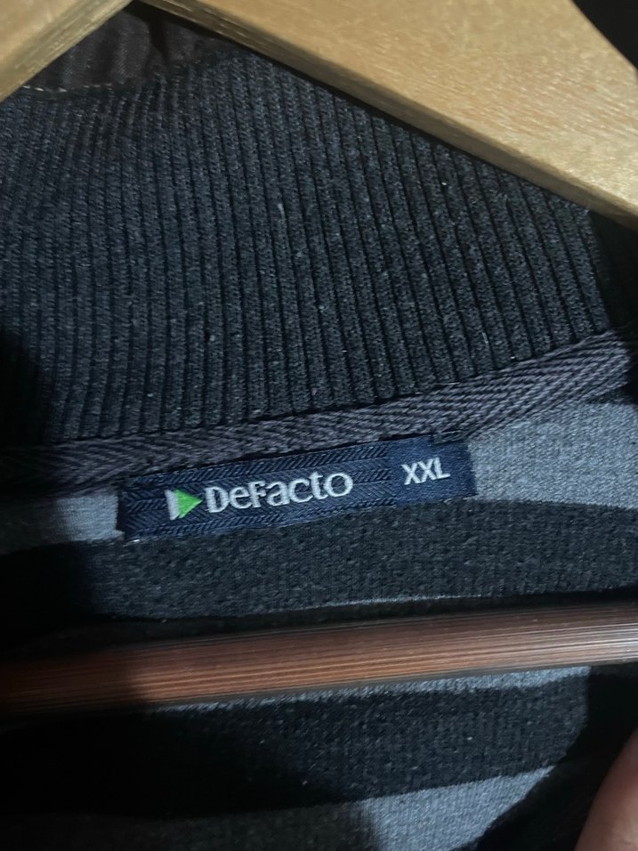 Düğmeli Yakalı Gri Çizgili Erkek Kazak - Görsel 4