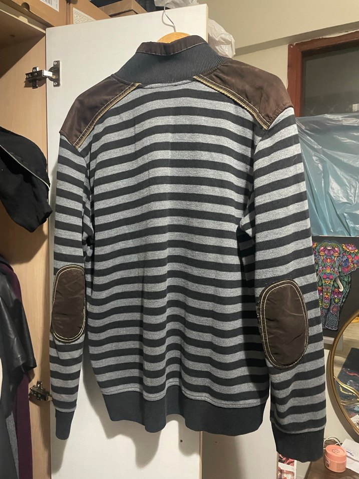 Düğmeli Yakalı Gri Çizgili Erkek Kazak - Görsel 3