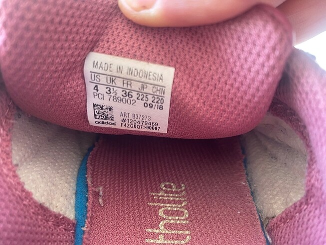 36 Beden bordo Renk Adidas spor ayakkabı