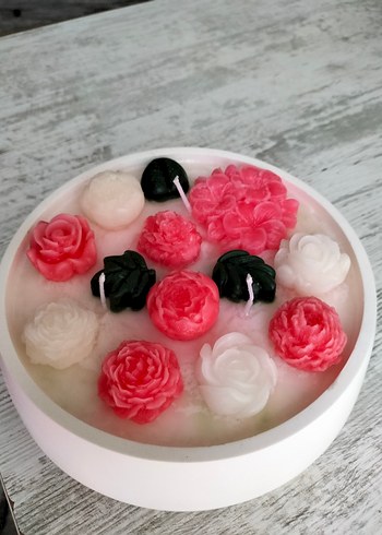  Beden Çiçek ve Yaprak Figürlü Pembe Mum