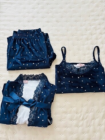 44 Beden lacivert Renk Kadife Pijama Takımı