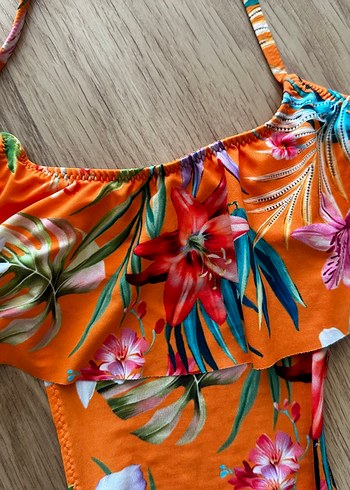 6 Yaş Beden çeşitli Renk Calzedonia harika çiçek desenli mayokini
