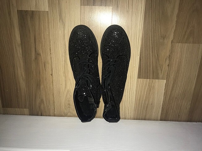 Diğer Parlak görünümlü yılbaşı botu