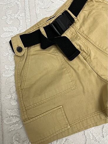 Bershka Kemerli şort