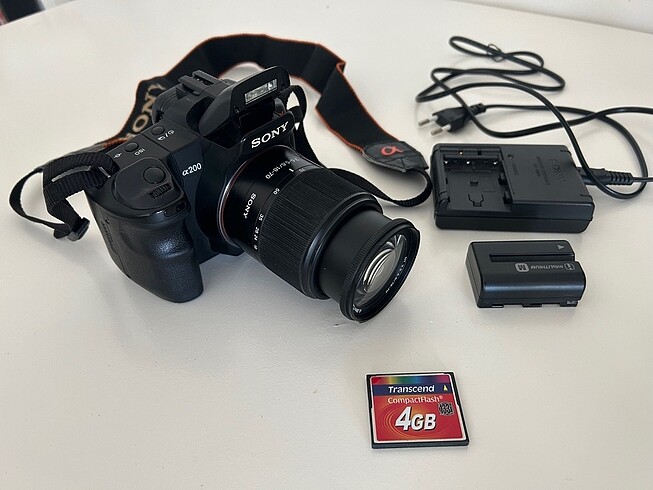 Sony alpha A200 dslr fotoğraf makinesi
