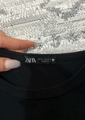 Siyah Yüksek Yakalı Kadın Atlet - Görsel 2