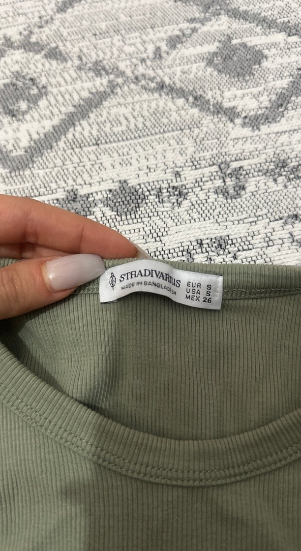 Yeşil Yüksek Yakalı Kadın Atlet - Görsel 2