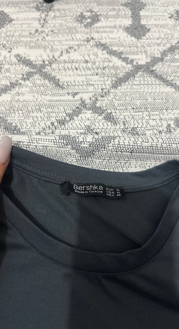 Siyah Zincir Detaylı Rock Punk Tişört - Görsel 2