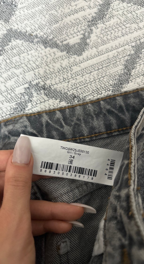 Gri Zincir Detaylı Kadın Denim Pantolon - Görsel 3