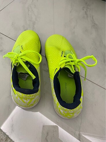 35 Beden sarı Renk Nike halı saha ayakkabısı