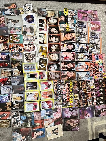 Kpop ürünleri dergileri posteri