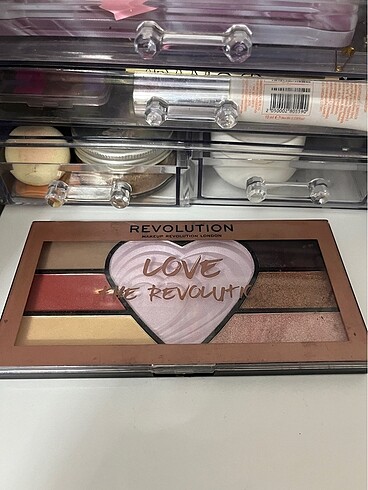love the revolution palet