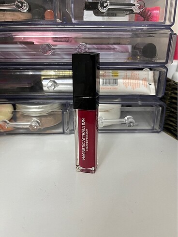 Kiko kiko MAGNETIC ATTRACTION LIQUID LIP COLOUR ruj