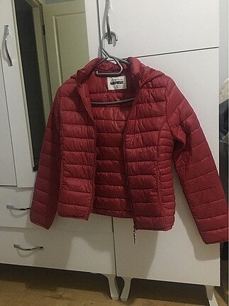 11-12 Yaş Beden kırmızı Renk Mevsimlik mont