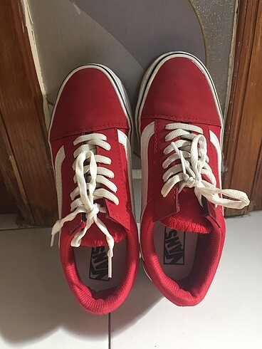 kırmızı vans