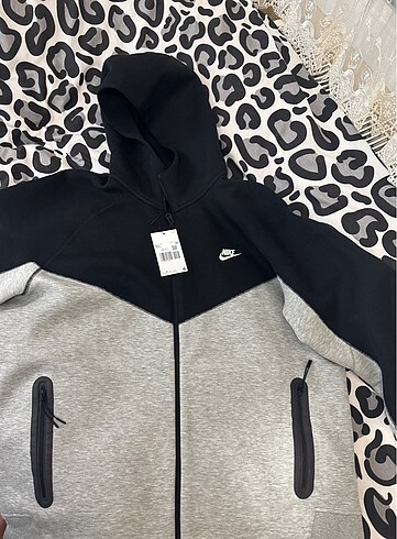 Nike tech fleece