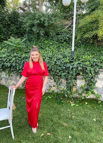 Zara Kırmızı saten elbise 