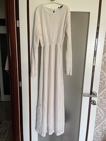 Beyaz Dantelli Astarlı Tesettür Uzun Yazlık Elbise