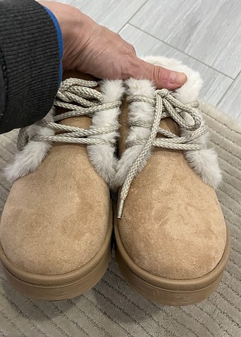 Bej  Kadın Kürklü  Bot - Görsel 4