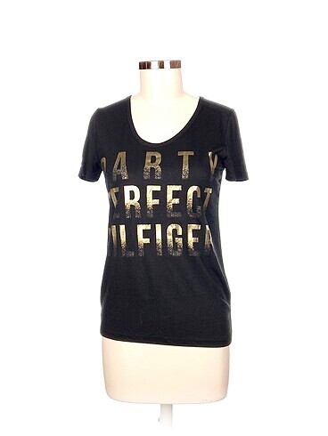 Tommy Hilfiger T-shirt %70 İndirimli.