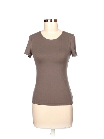Diğer T-shirt %70 İndirimli.