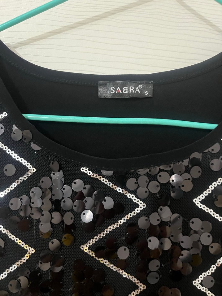 Siyah Payetli Yılan Desenli  sabra marka elbise - Görsel 2