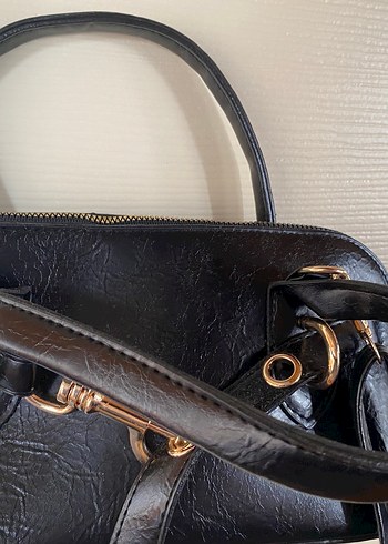 Klasik Siyah Deri Tokalı Kadın Çanta - Görsel 3