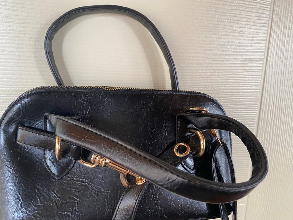 Klasik Siyah Deri Tokalı Kadın Çanta - Görsel 3