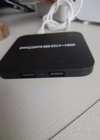 Çift USB bağlantı noktasına sahip 10W kablosuz şarj pedi - Görsel 2