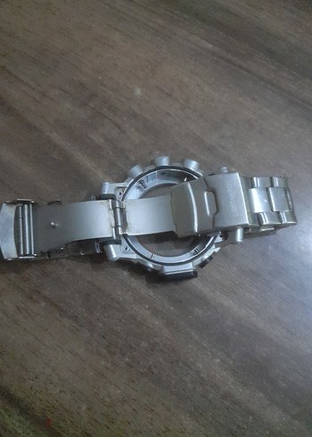 Beden COMWATCH MARKA ÇELİK METAL SAAT KORDONU,KAYIŞI..Resimdeki gibi..