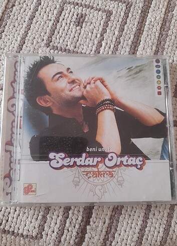 SERDAR ORTAÇ BENİ UNUT-ÇAKRA MÜZİK ALBÜMÜ CD'Sİ..Cd denenmiştir