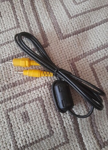 Bir ucu 3.5mm mono erkek Jack,diğer ucu RCA erkek jack..Uzatma k