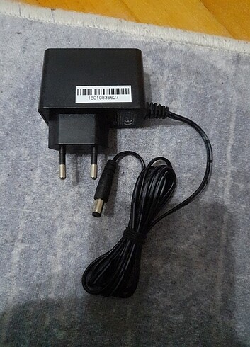 AMİGO MARKA 12V 1.0A switching ADAPTÖR..Model No:AMS159A-1201000