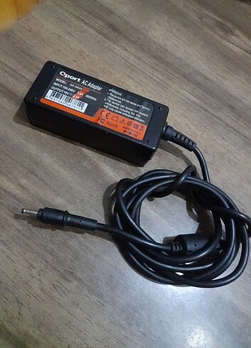 QPORT MARKA QS-SA08 MODEL 19V 2.1A AC LAPTOP ADAPTÖRÜ..