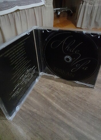 Diğer TARKAN AHDE VEFA ALBÜMÜ MÜZİK CD'Sİ..2.El çok temiz kullanılmışt