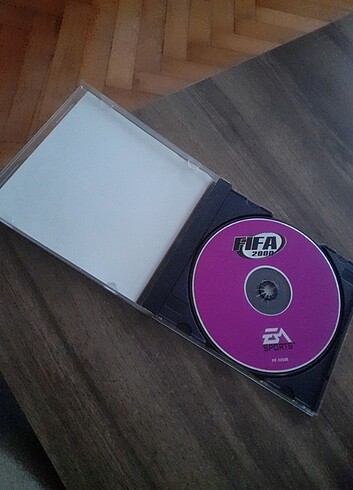 Ea Retro ORİJİNAL Pc EA SPORTS FİFA 2000 OYUNU..ENGLİSH VERSİYON..M