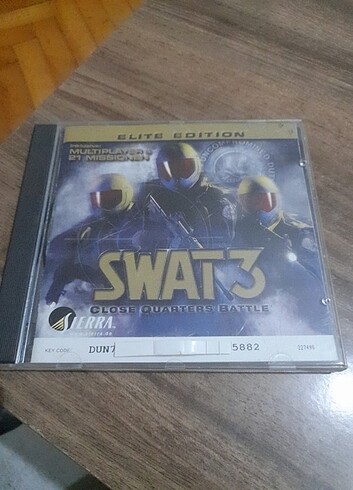 Retro Pc SWAT 3 CLOSE QUERTERS BATTLE OYUNU Cd'nin orijinal ku