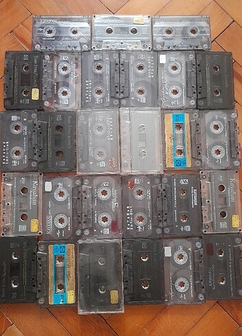 RETRO 27 Adet çeşitli KAYAHAN Teyp Kasetleri..FİYAT 27 adetin Fİ