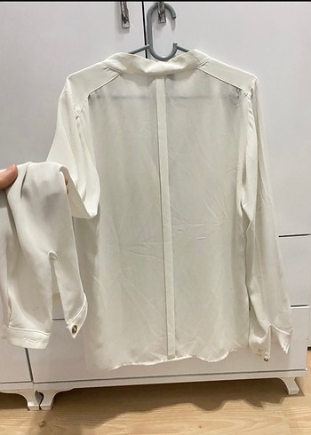 Düğmeli V Yaka Beyaz Keten Gömlek - Görsel 3