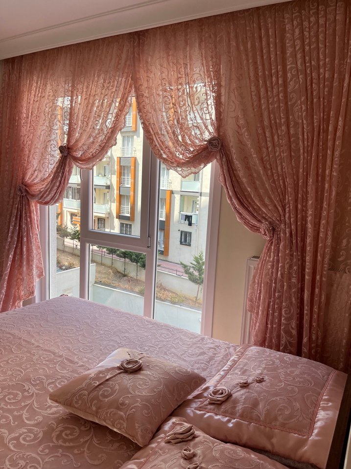 Nakışlı Pembe Yatak Örtüsü - Görsel 4