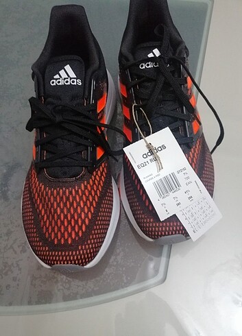 41 Beden siyah Renk Adidas ayakkabı