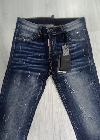 DSQUARED2