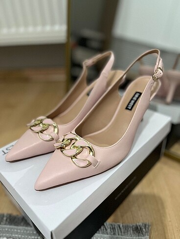 Nine West NİNE WEST PUDRA AÇIK PEMBE TEN RENGİ SİVRİ KISA TOPUKLU AYAKKABI