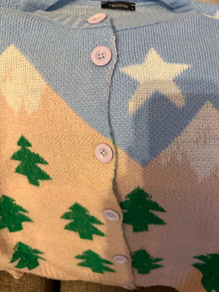 Bir hırka bir kazak birlikte satışta - Görsel 4