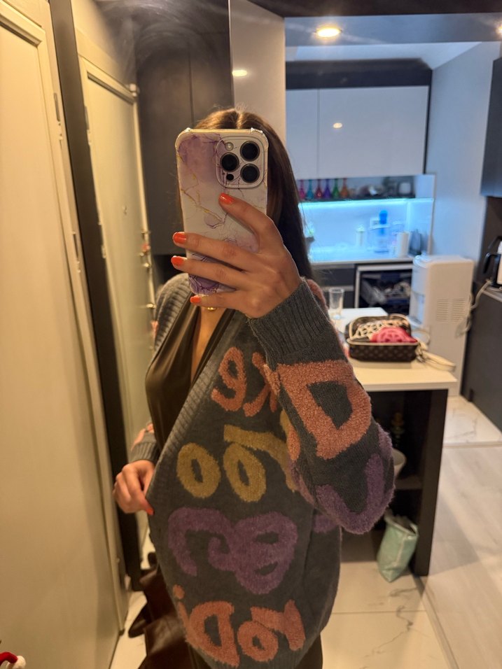 Gri Desenli Uzun Kollu Triko Hırka - Görsel 2